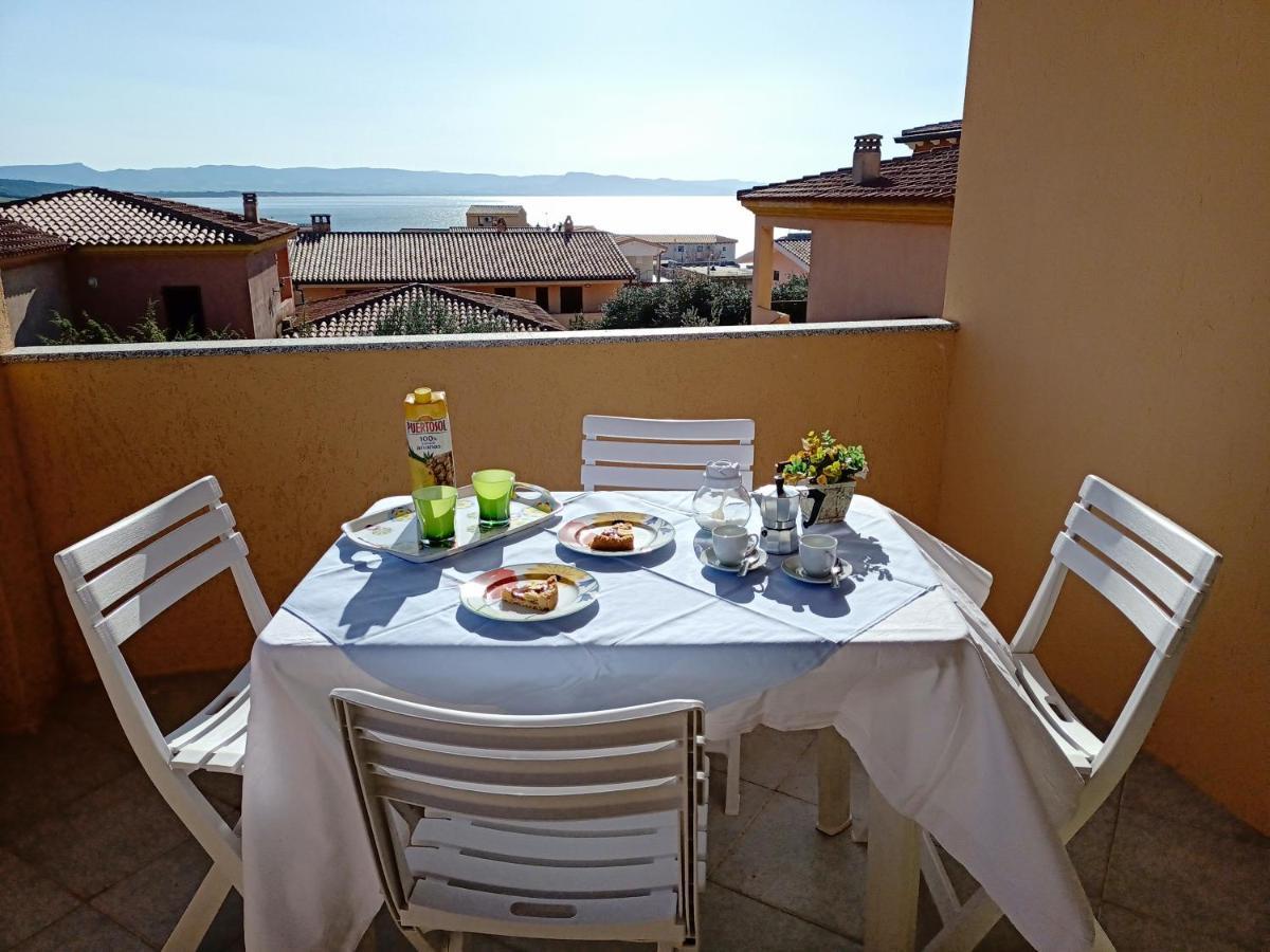 Tanca Della Torre Trilocale Vista Mare Apartment Isola Rossa Luaran gambar