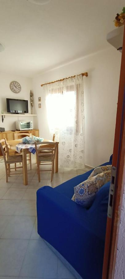 Tanca Della Torre Trilocale Vista Mare Apartment Isola Rossa Luaran gambar