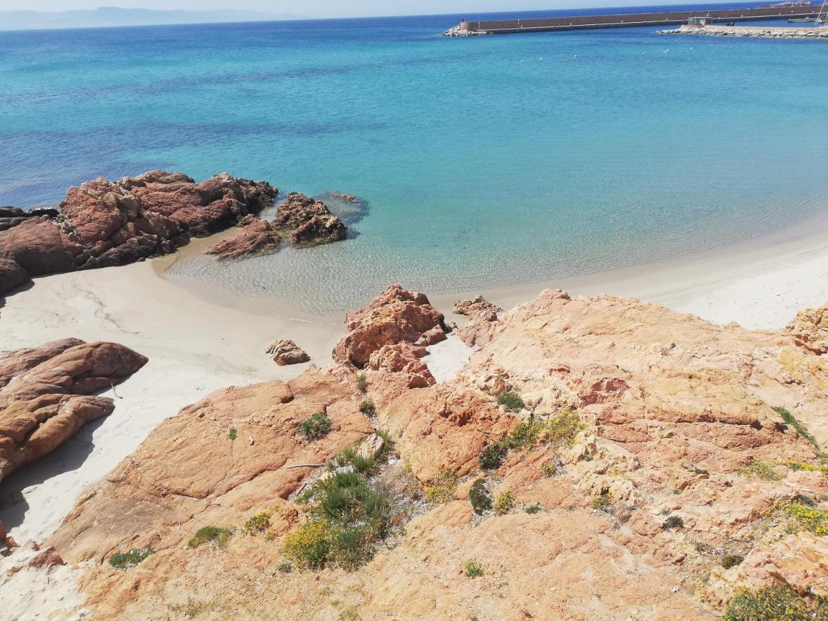 Tanca Della Torre Trilocale Vista Mare Apartment Isola Rossa Luaran gambar